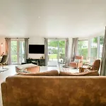 Lovely In With Bubble Bath 4*