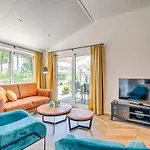 Lovely In With Bubble Bath Hotel 4*