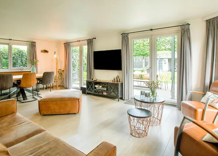 Lovely In With Bubble Bath Hotel 4*