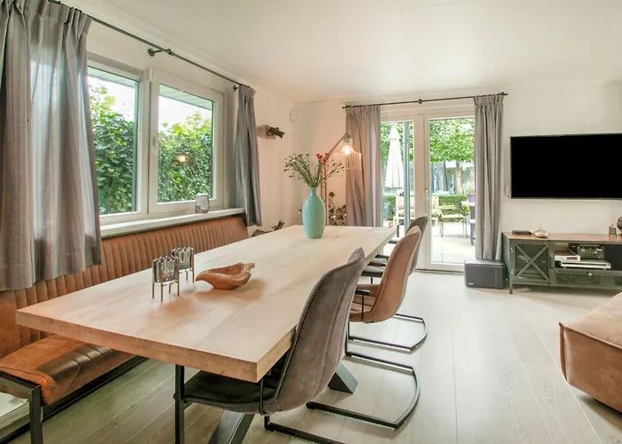 Hotel Lovely In With Bubble Bath