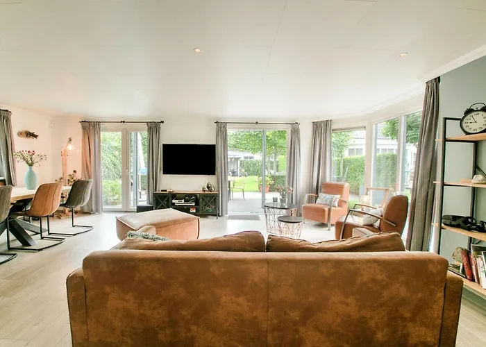 Lovely In With Bubble Bath 4*