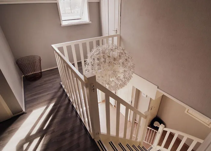 Hotel Lovely In With Bubble Bath 4*