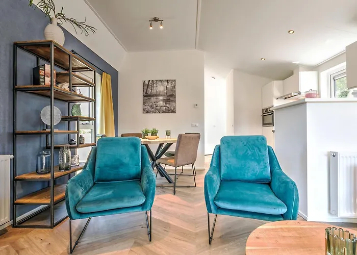 Lovely In With Bubble Bath 4*