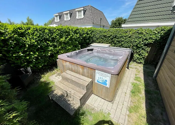 Hotel Lovely In With Bubble Bath