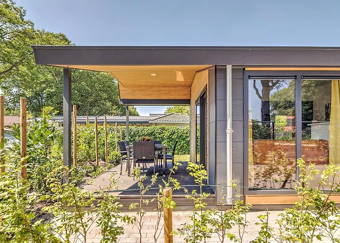 Lovely In With Bubble Bath Hotel