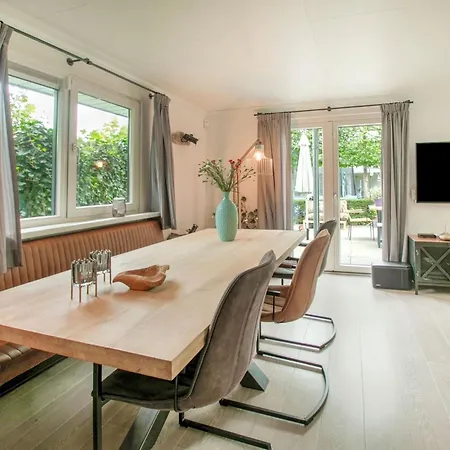 Lovely In With Bubble Bath كاتْسهوفيل