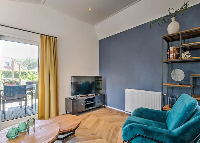 Lovely In With Bubble Bath 4*