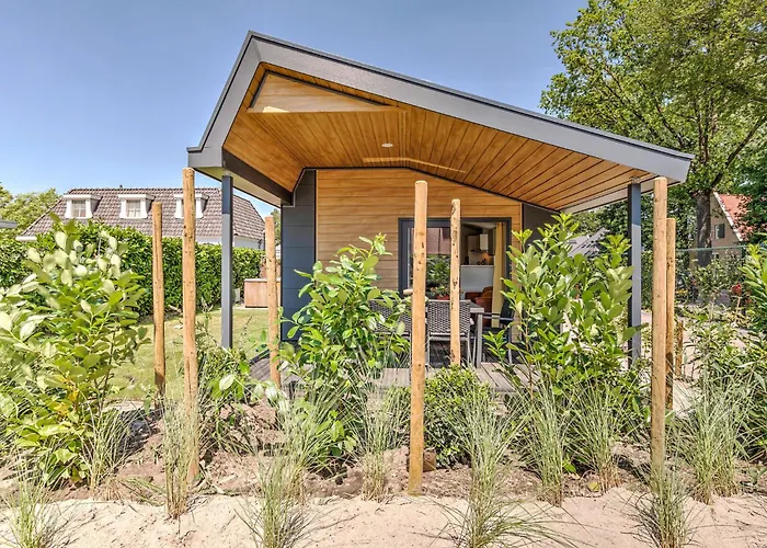 Hotel Lovely In With Bubble Bath