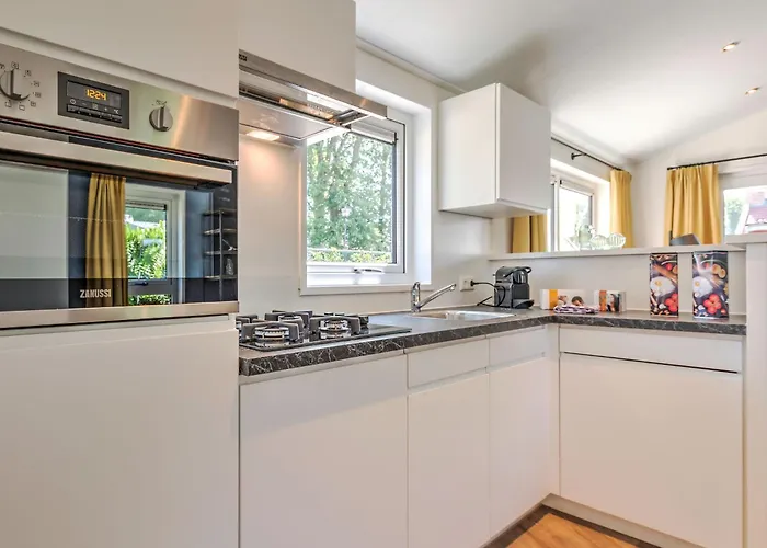 Lovely In With Bubble Bath Hotel Kaatsheuvel