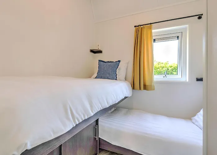 Hotel Lovely In With Bubble Bath