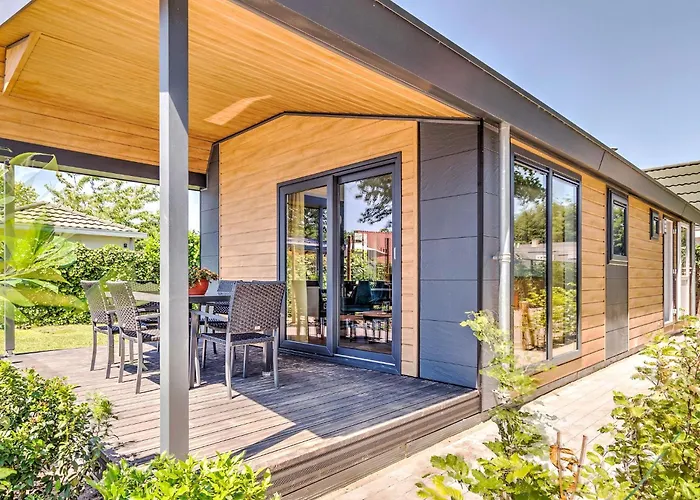 Hotel Lovely In With Bubble Bath
