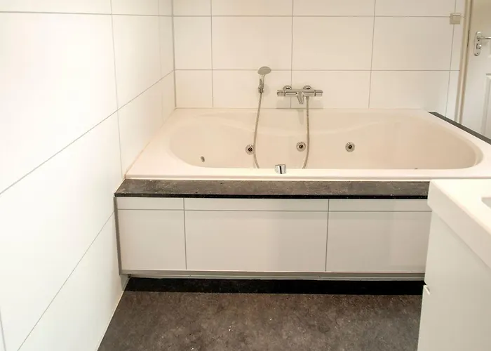 Lovely In With Bubble Bath Hotel