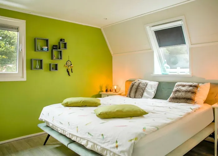 Lovely In With Bubble Bath Hotel 4*