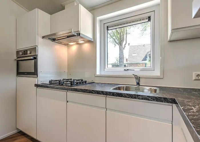 Lovely In With Bubble Bath 4*