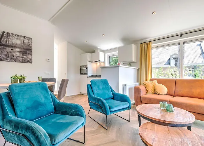 Hotel Lovely In With Bubble Bath