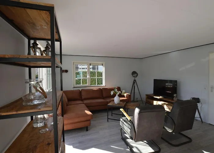 Lovely In With Bubble Bath 4*